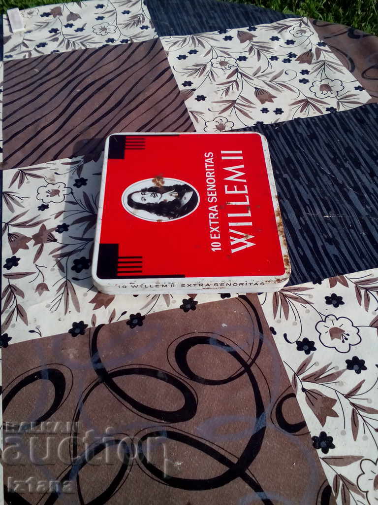 Стара табакера с цена 5.00 лв. | € 2.56 Стара табакера с цена 5.00 лв. | € 2.56