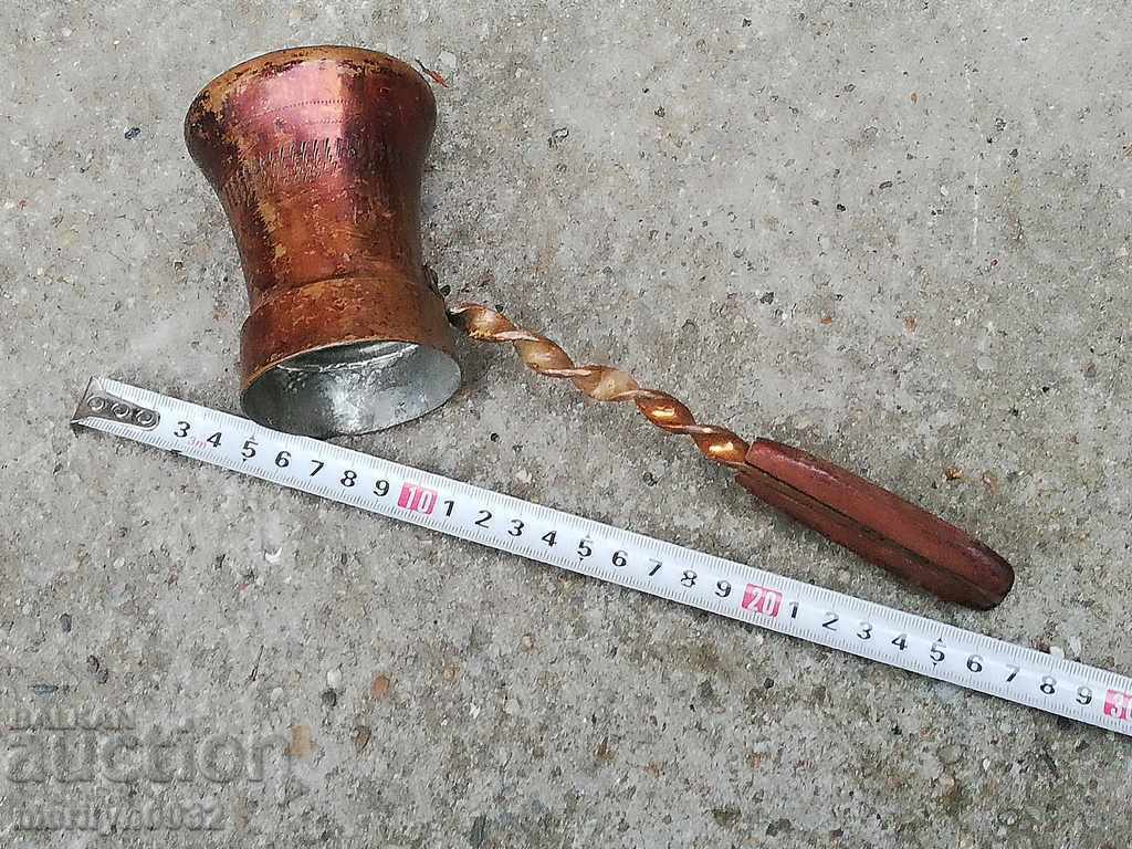 Delivery of Copper sculpture, a bakery jersey, a copper pot cup Delivery of Copper sculpture, a bakery jersey, a copper pot cup