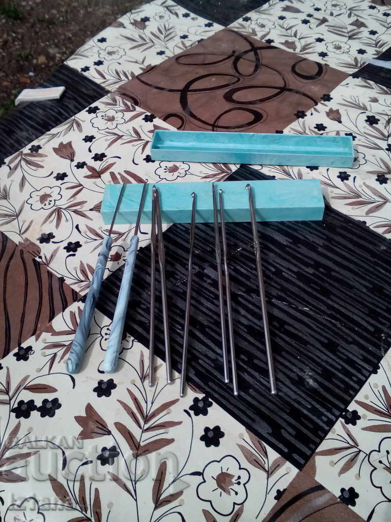 Delivery of Old knitting needles Delivery of Old knitting needles