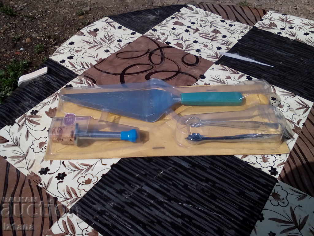 Delivery of Old set of kitchen utensils, utensils Delivery of Old set of kitchen utensils, utensils