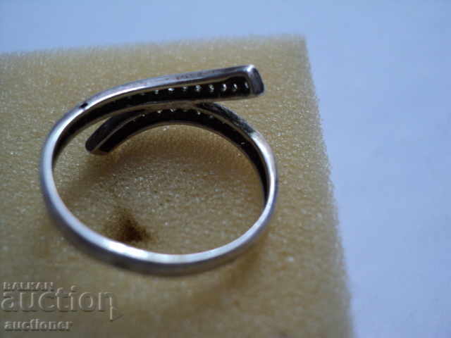 Auction  WOMEN'S SILVER RING
