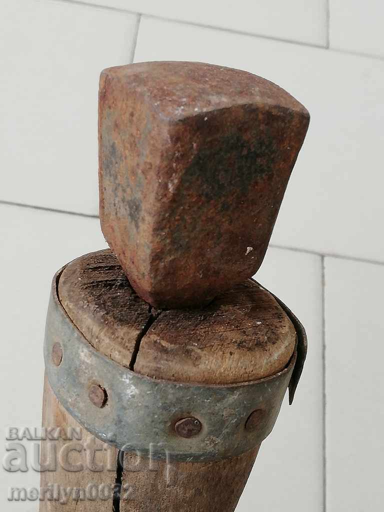 Metal anvil for hair peeling with price 45.00 BGN | € 23.01 Metal anvil for hair peeling with price 45.00 BGN | € 23.01