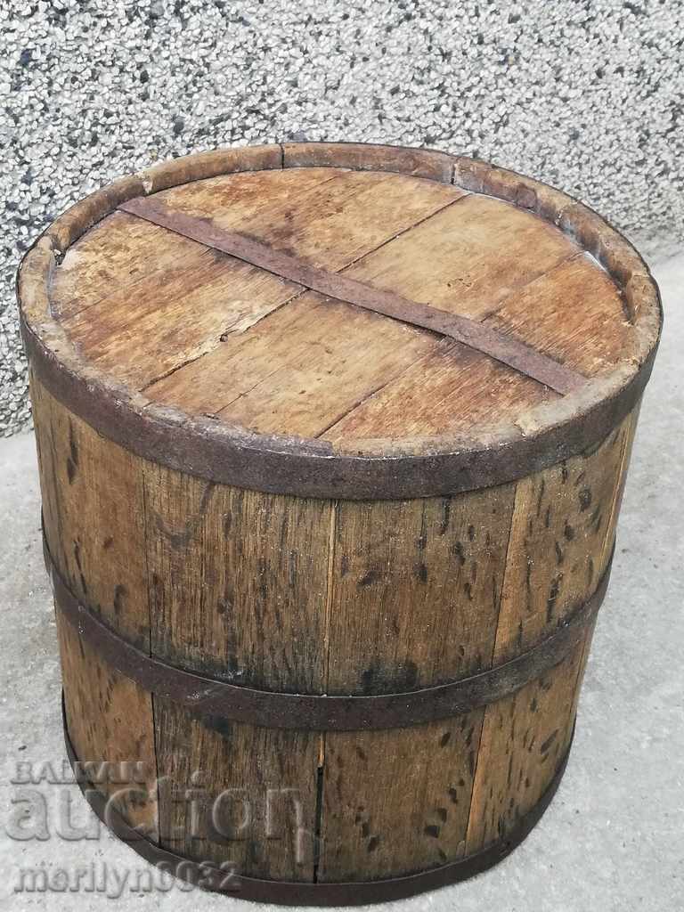 Delivery of A double rail, a wooden bucket and a wooden bucket Delivery of A double rail, a wooden bucket and a wooden bucket