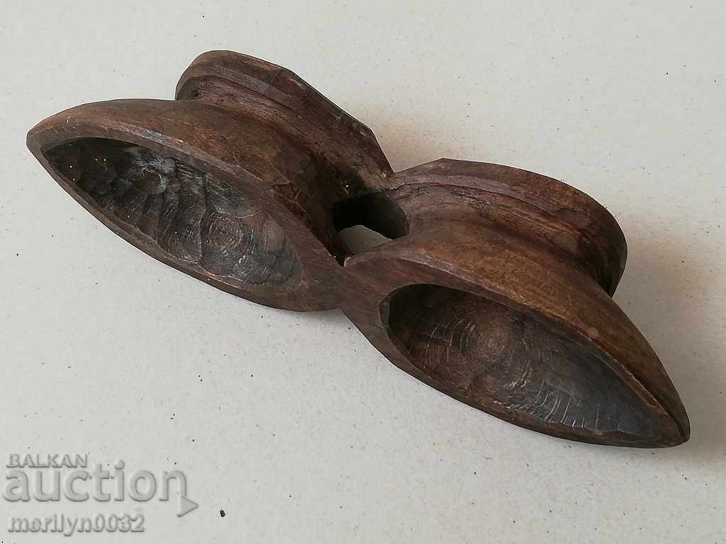 An old wooden salon, a salt pan with a spoon, the wooden one - 7 An old wooden salon, a salt pan with a spoon, the wooden one - 7