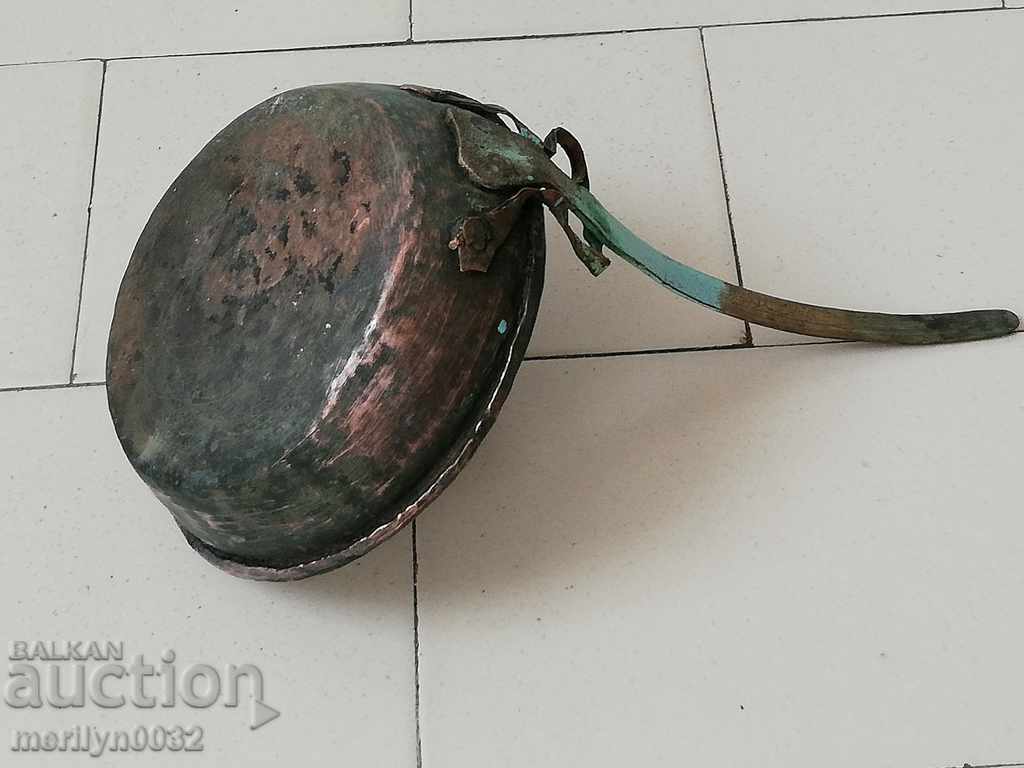 An old copper pan, a baker, a tray, a copper pot with price 85.00 BGN | € 43.46