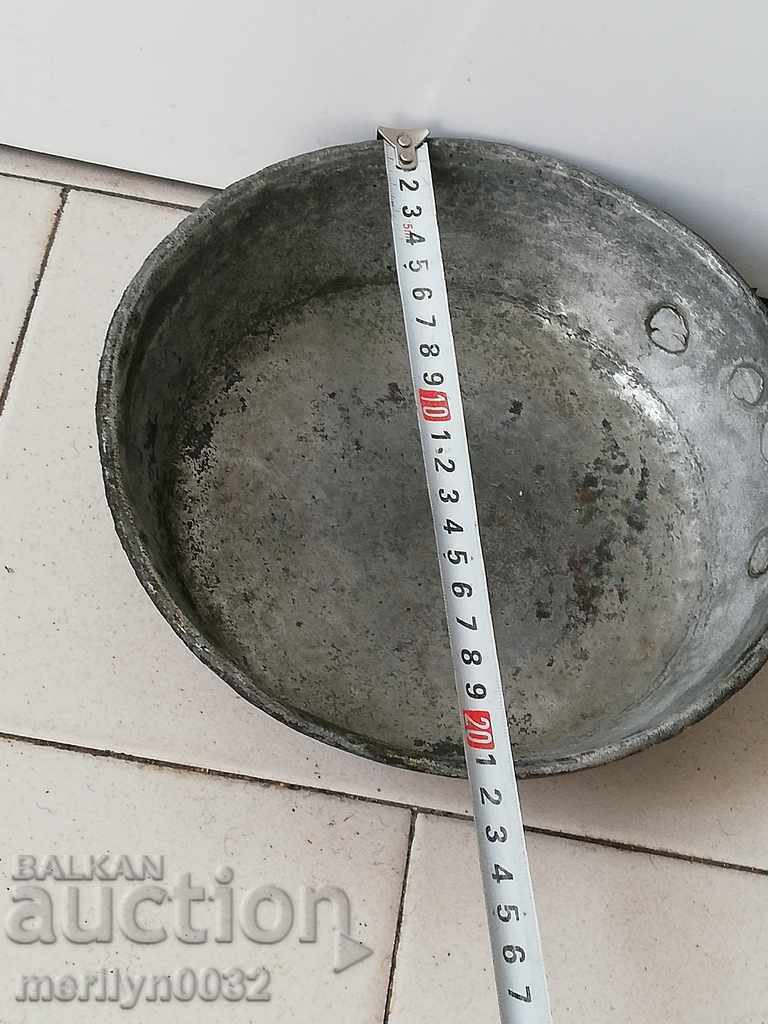 An old copper pan, a baker, a tray, a copper pot - 5