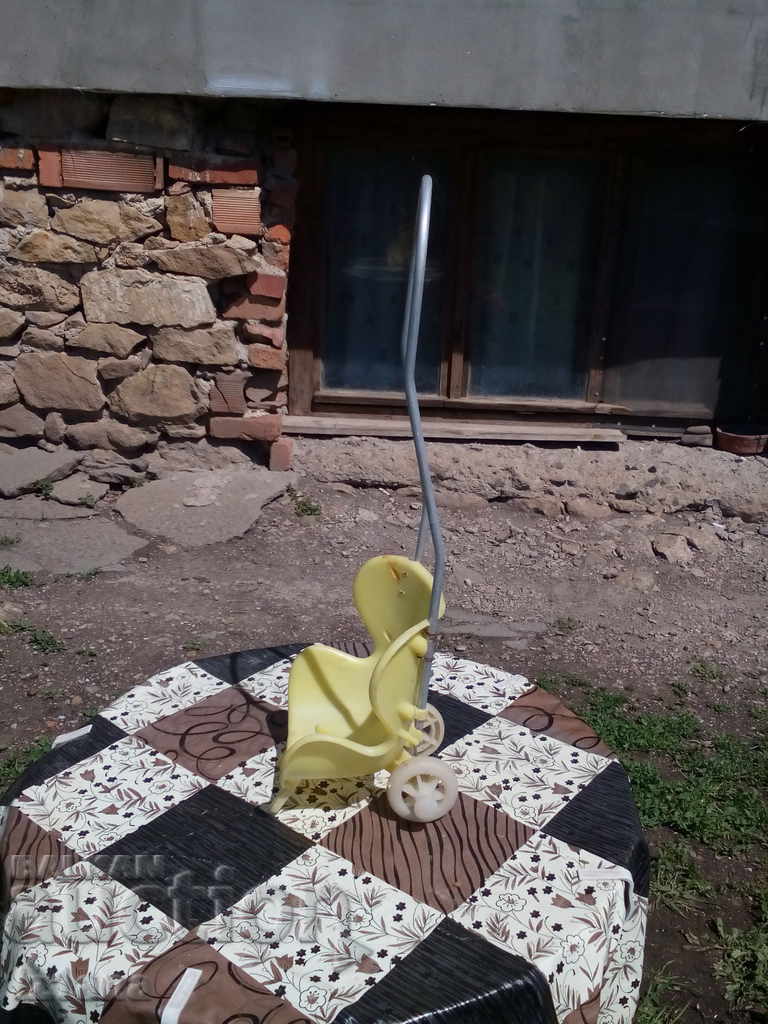 Auction  Old doll cart