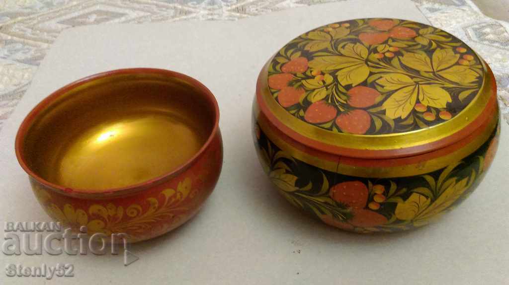 Wooden painted 2 pcs. Russian bowls with notes.