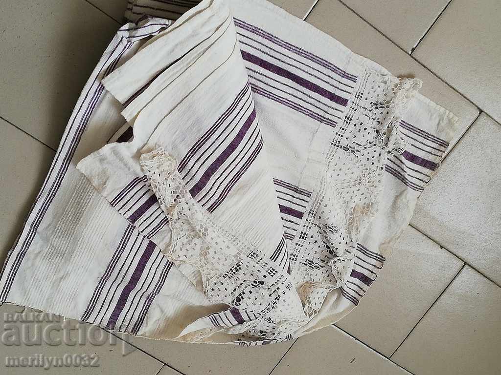 Vintage hand woven bed sheet with lace border with price 150.00 BGN | € 76.69