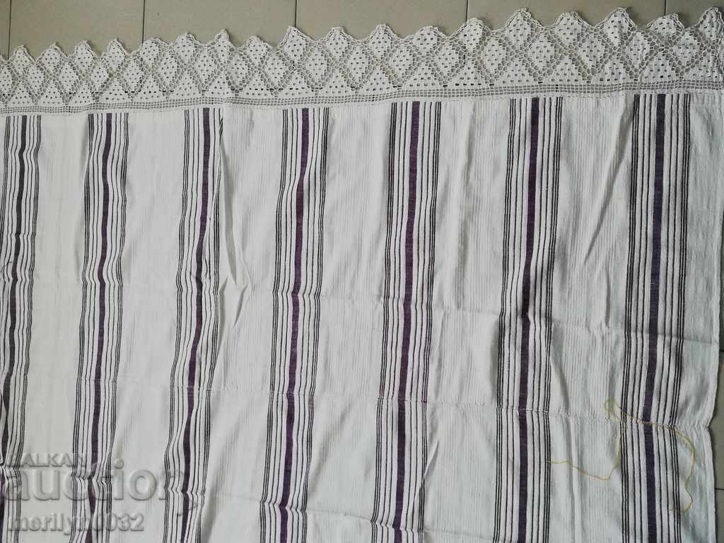 Vintage hand woven bed sheet with lace border