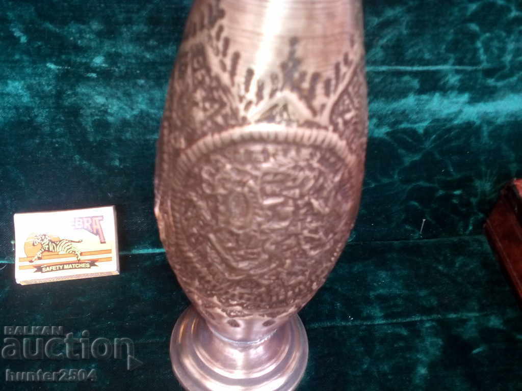Old bronze vase 25 cm high, complex hammering, min. century with price 34.95 BGN | € 17.87 Old bronze vase 25 cm high, complex hammering, min. century with price 34.95 BGN | € 17.87