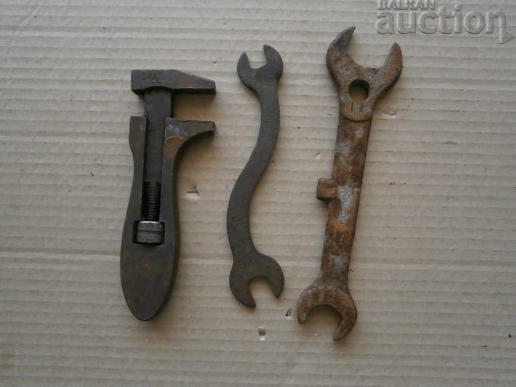 old keys lot zip key FRENCH KEY small - 7 old keys lot zip key FRENCH KEY small - 7