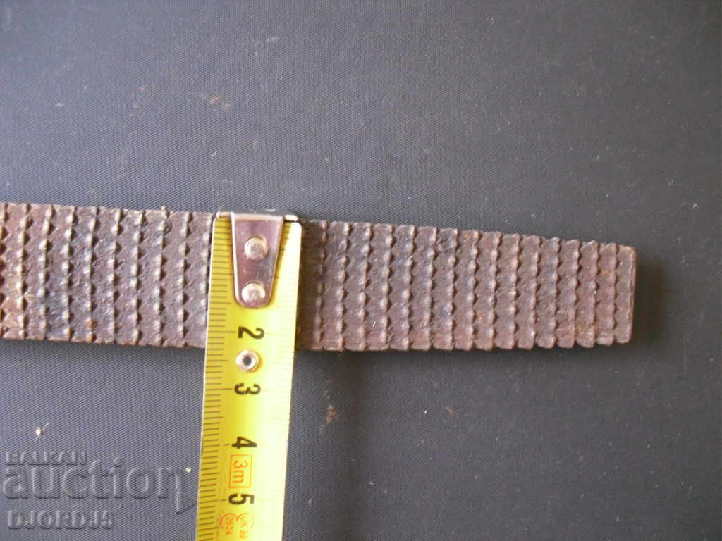 Auction Old semi-round wood carving Auction Old semi-round wood carving