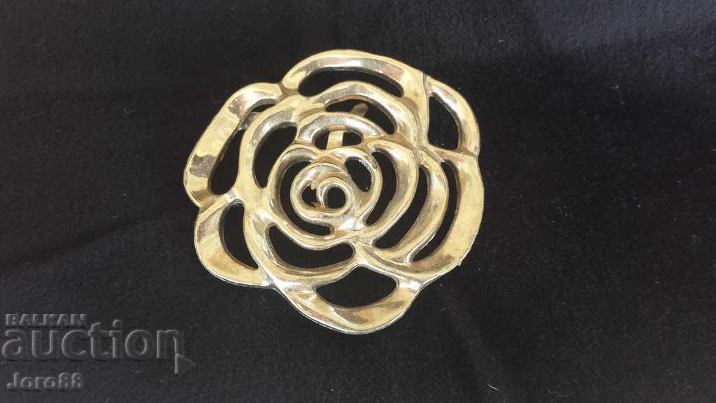 Old cockade brooch with gold plating? application Old cockade brooch with gold plating? application