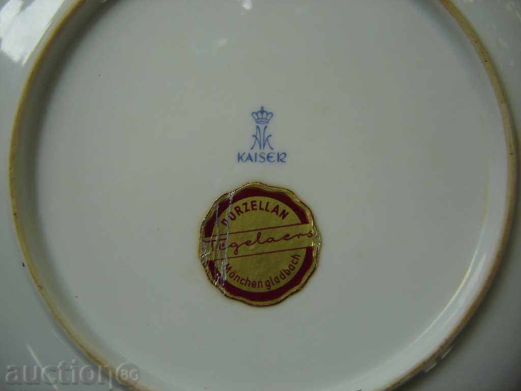 OLD WALL PLATE KAISER PORCELAIN - 6