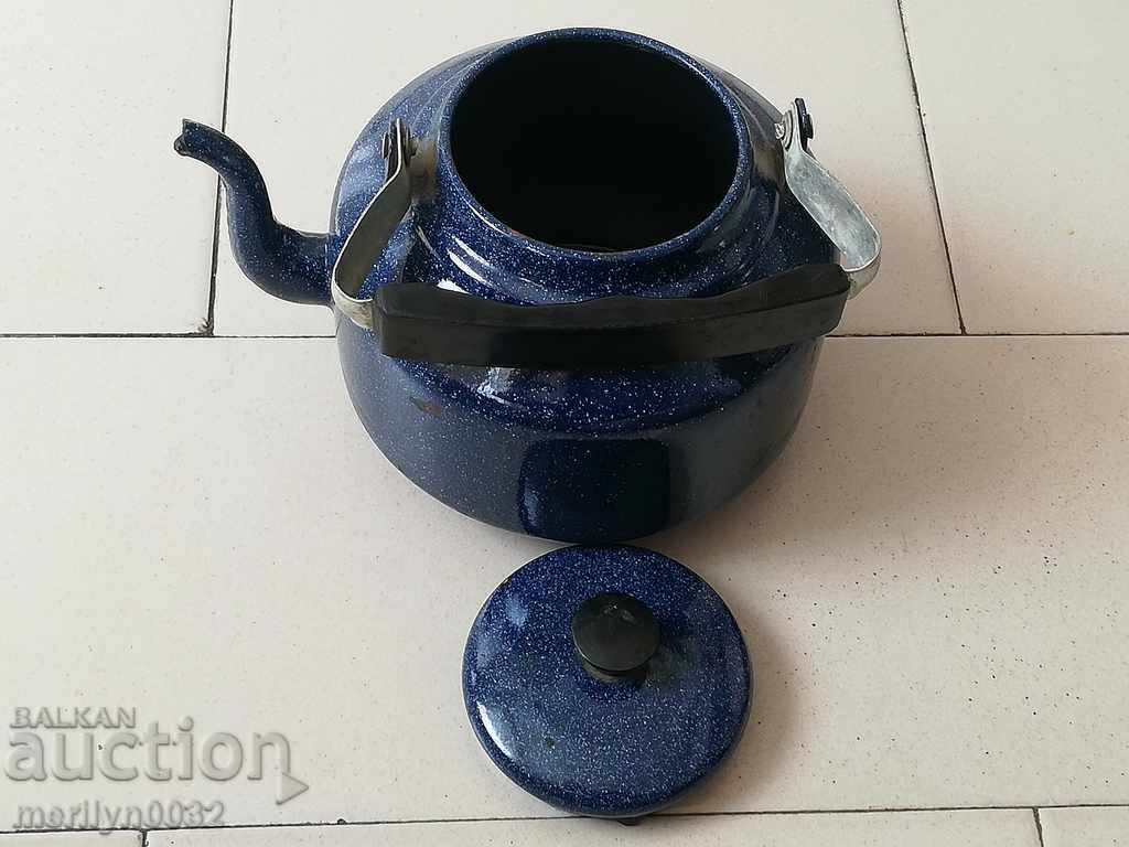 Enamelled pot, kettle, ketchup, kettle, wounded sod with price 32.00 BGN | € 16.36