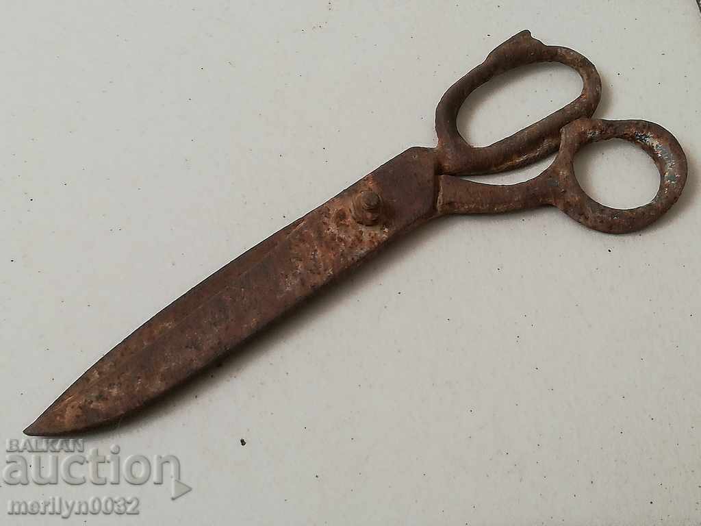 foarfece vechi forjate, fier cu preț 19.00 BGN | € 9.71