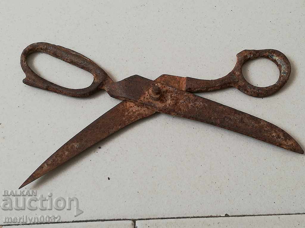 Licitație foarfece vechi forjate, fier
