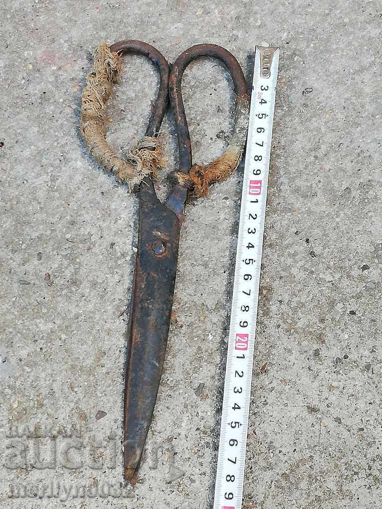 Licitație foarfece vechi forjate, fier