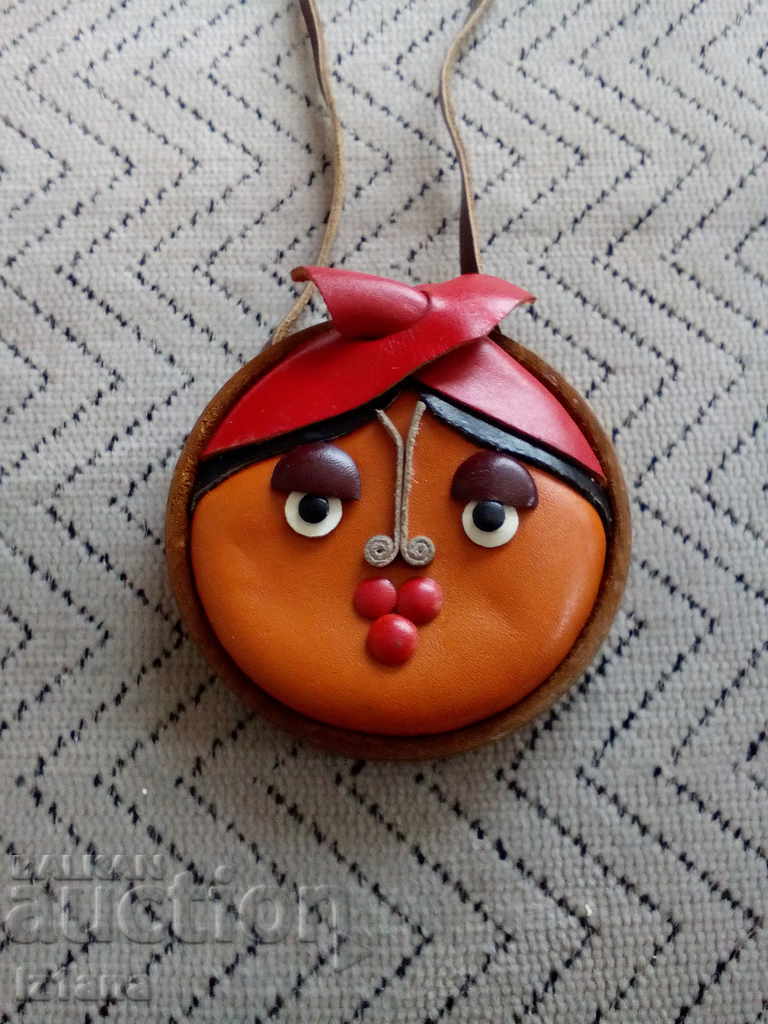 Παλαιό ρωσικό σουβενίρ με τιμή 10.00 BGN | € 5.11 Παλαιό ρωσικό σουβενίρ με τιμή 10.00 BGN | € 5.11