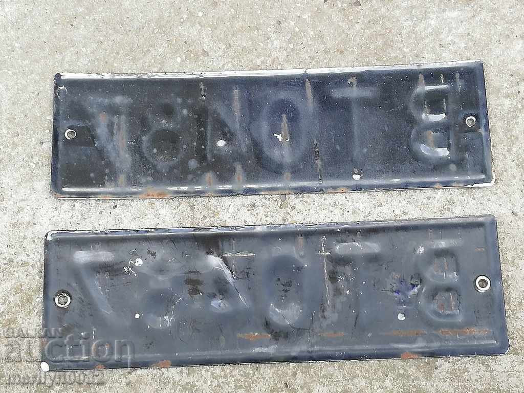Auction Pair of numbers registration number from the vehicle enamel plate plate Auction Pair of numbers registration number from the vehicle enamel plate plate