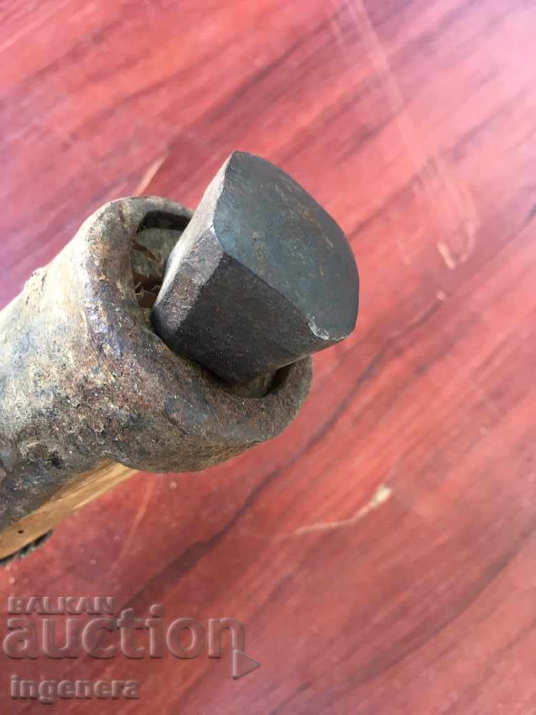 Delivery of SHOULD HAIR HELMET Delivery of SHOULD HAIR HELMET