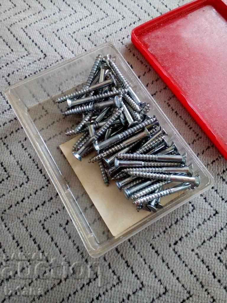 Cutie veche cu șuruburi din lemn - 5