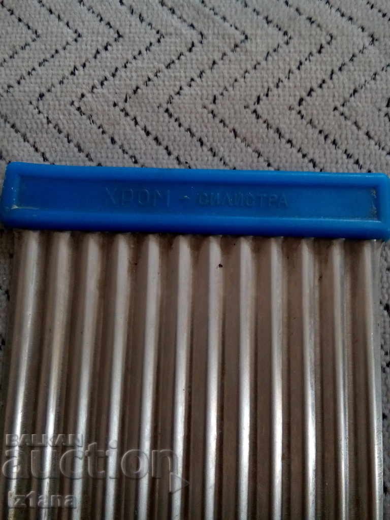 Стар къдрав нож с цена 7.00 лв. | € 3.58 Стар къдрав нож с цена 7.00 лв. | € 3.58