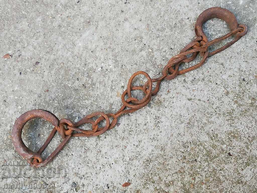 Old hand-forged buckles, chains, shackles, shackles - 5 Old hand-forged buckles, chains, shackles, shackles - 5