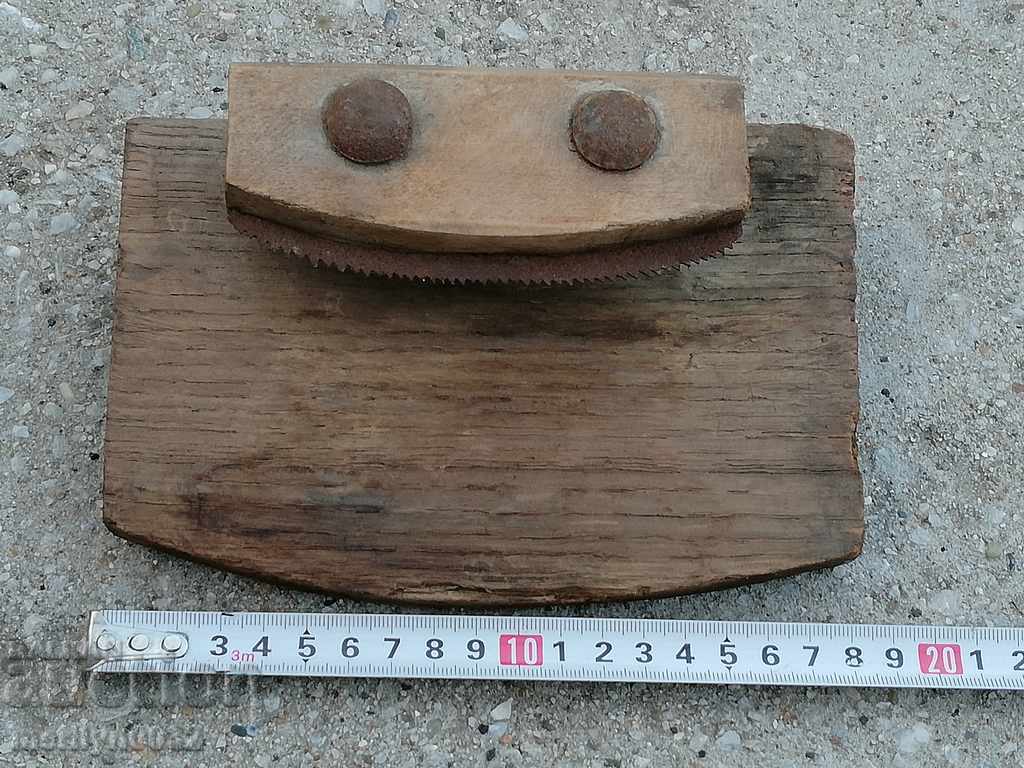 Auction Old saw tree saw log primitive Auction Old saw tree saw log primitive