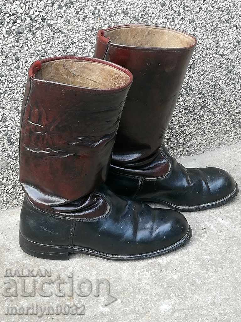 Царски ботуши, чизми, №39-40 дамски или юношески с цена 89.00 лв. | € 45.50 Царски ботуши, чизми, №39-40 дамски или юношески с цена 89.00 лв. | € 45.50