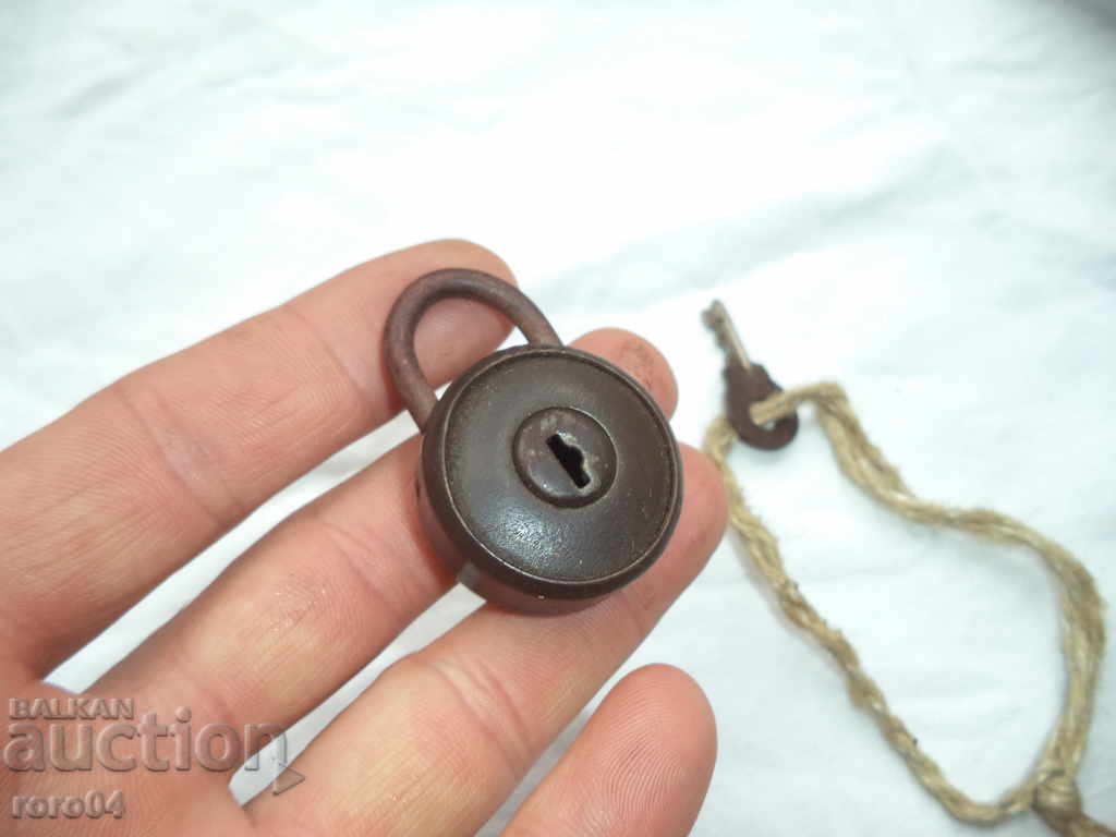 Delivery of OLD SMALL KNIVES WITH A KEY - ACTUALLY Delivery of OLD SMALL KNIVES WITH A KEY - ACTUALLY