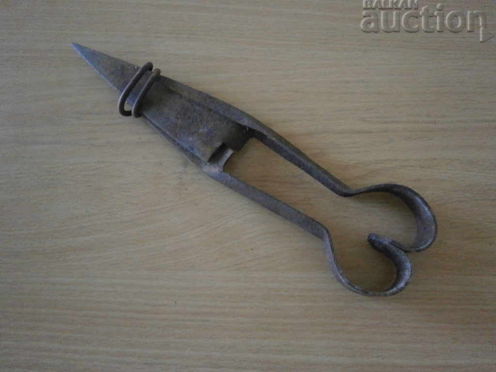 Auction old scissors Auction old scissors