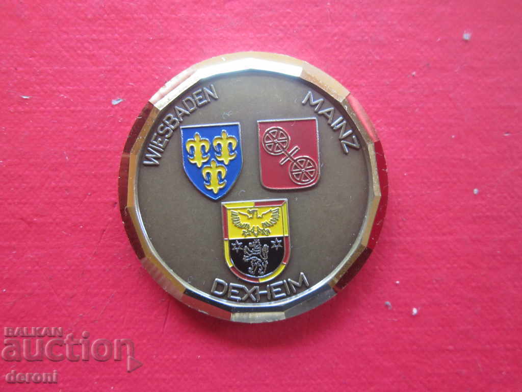 Аукцион Немски военен медал знак монета Аукцион Немски военен медал знак монета