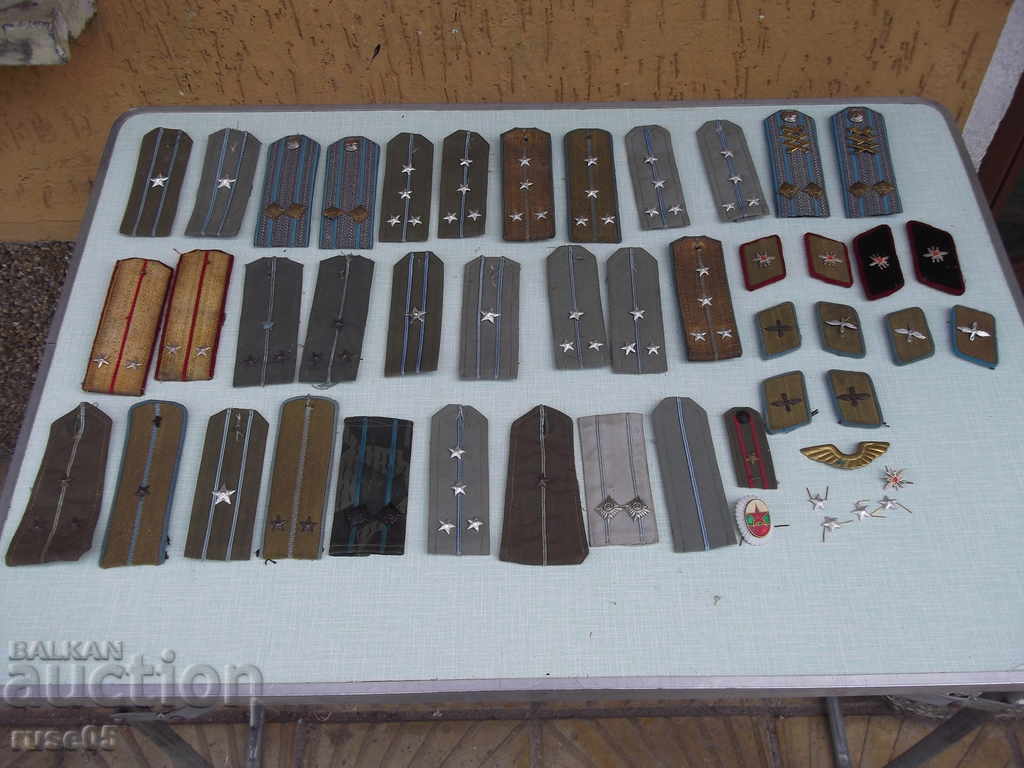 Lot of paws and venezels with price 200.00 BGN | € 102.26 Lot of paws and venezels with price 200.00 BGN | € 102.26