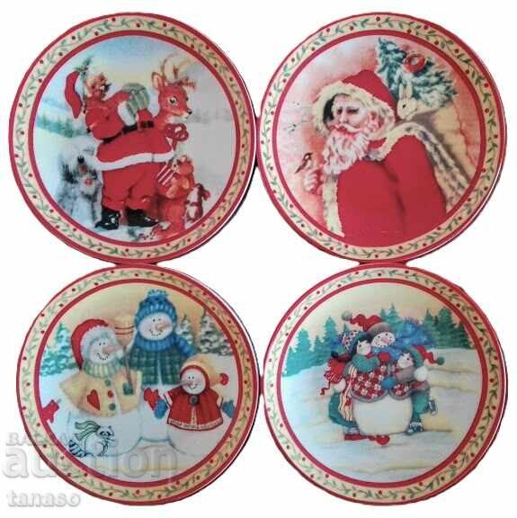4 Italian Christmas porcelain plates 4 Italian Christmas porcelain plates