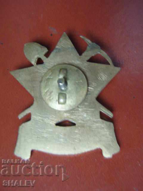 Insigna „Construim pentru Republica Populară” pe șurub, rar !!! - 7 Insigna „Construim pentru Republica Populară” pe șurub, rar !!! - 7