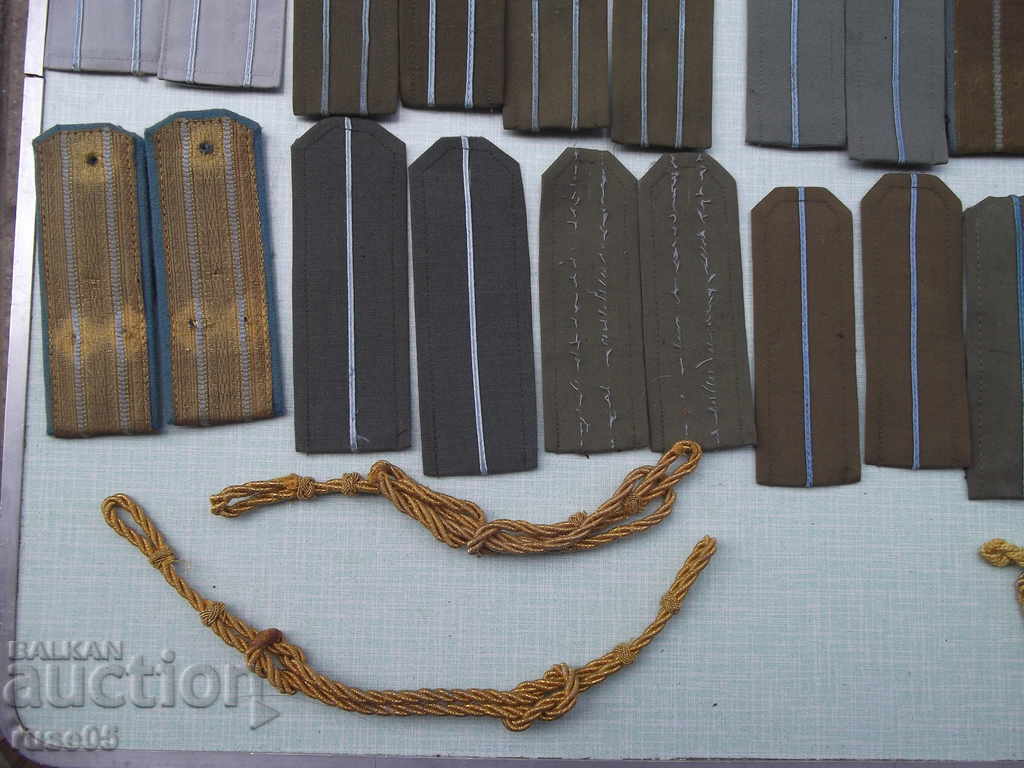 Доставка на Лот от пагони и вензели - 1 Доставка на Лот от пагони и вензели - 1