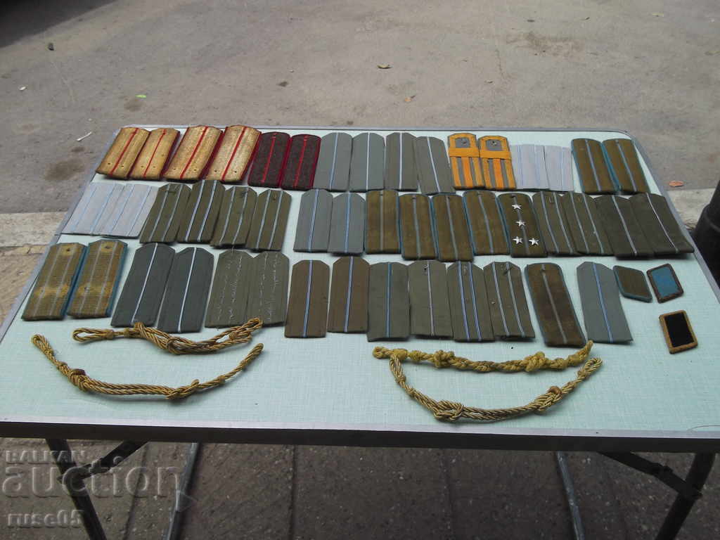 Лот от пагони и вензели - 1 - 7 Лот от пагони и вензели - 1 - 7