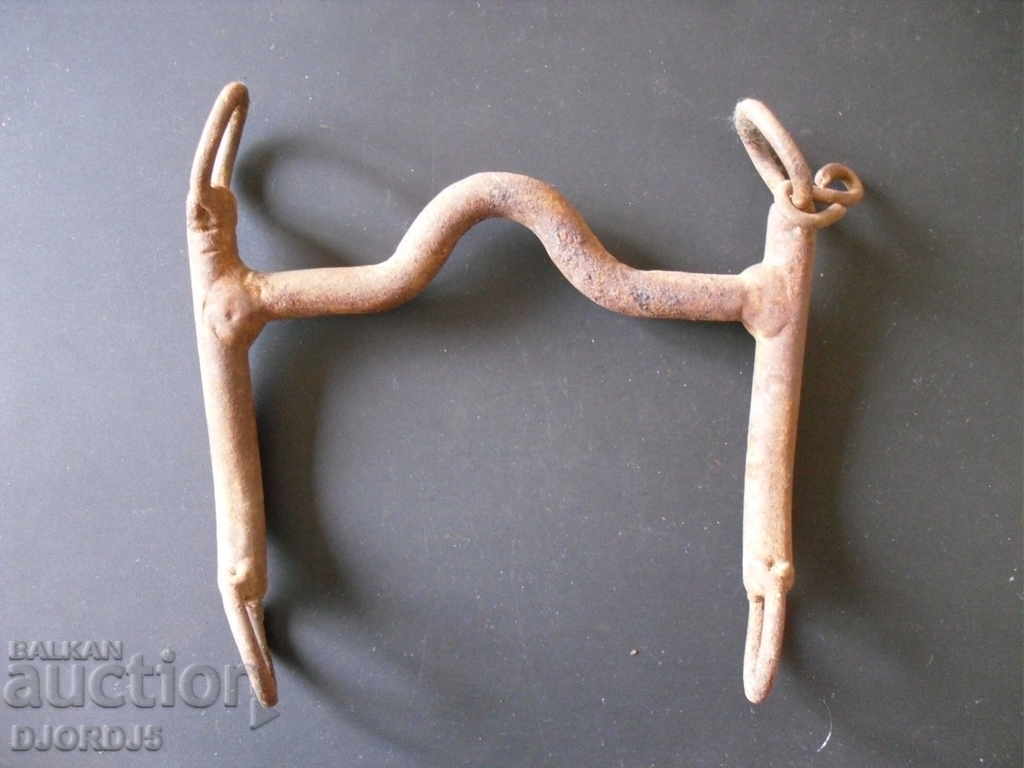 Old bridle with price 6.00 BGN | € 3.07 Old bridle with price 6.00 BGN | € 3.07