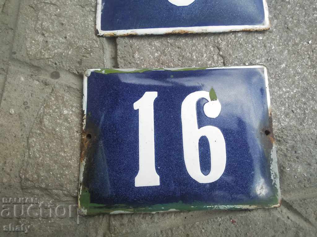 Auction  Enamelled signs. The numbers.