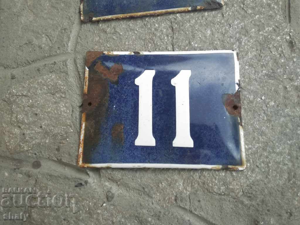 Auction Enamelled signs. The numbers. Auction Enamelled signs. The numbers.