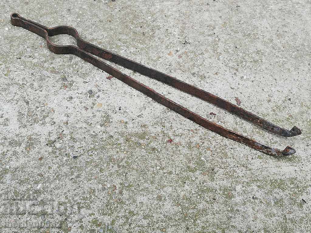 Old dilaf, mash, wrought iron for a furnace with price 19.00 BGN | € 9.71 Old dilaf, mash, wrought iron for a furnace with price 19.00 BGN | € 9.71