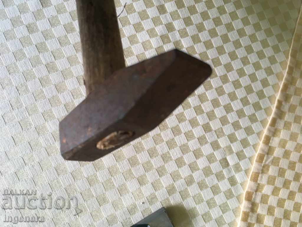 HAMMER UNIVERSAL HAMMER-200 GR with price € 5.00 | 9.78 BGN