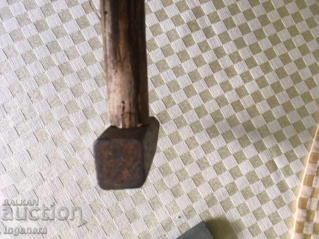 Auction  HAMMER UNIVERSAL HAMMER-200 GR