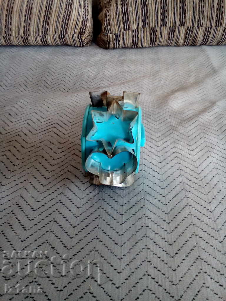 Auction Old kitchen appliance, tool Auction Old kitchen appliance, tool