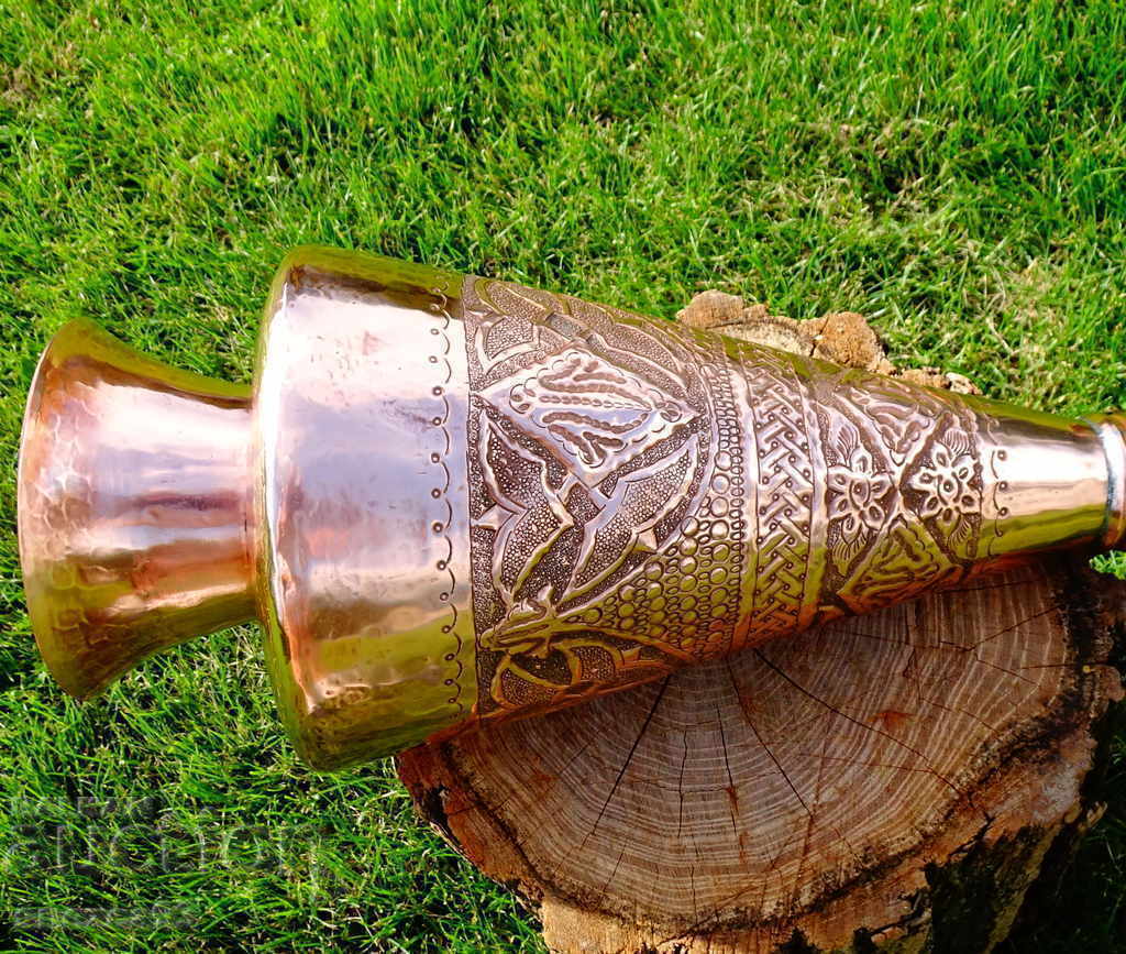 Delivery of Persian copper jug, Isfahan Qalamzani vase 53 cm. Delivery of Persian copper jug, Isfahan Qalamzani vase 53 cm.