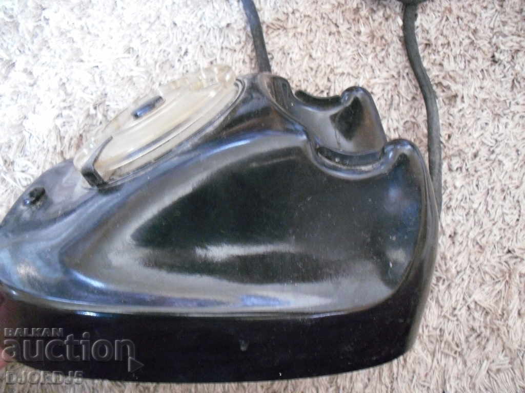 Доставка на Стар бакелитов телефон Доставка на Стар бакелитов телефон