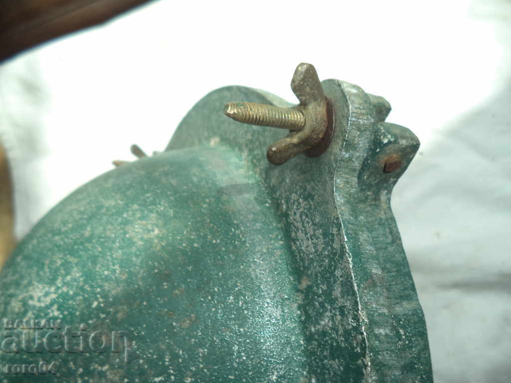 Доставка на СТАРА АЛУМИНИЕВА ПРОМИШЛЕНА ЛАМПА - ДЕЙСТВАЩА Доставка на СТАРА АЛУМИНИЕВА ПРОМИШЛЕНА ЛАМПА - ДЕЙСТВАЩА