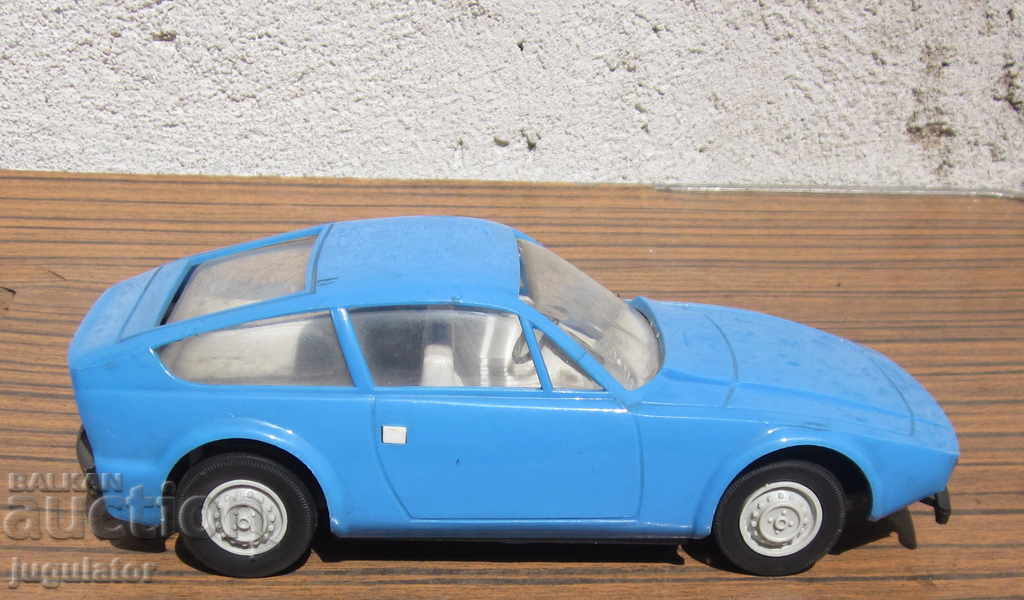 Auction  old toy cart by ALFA ROMEO 1300